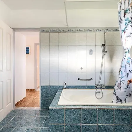 Platon Apartment